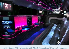 Limousines-in-perth-2bellagio-white-chrysler-limos-10-passenger-interior5